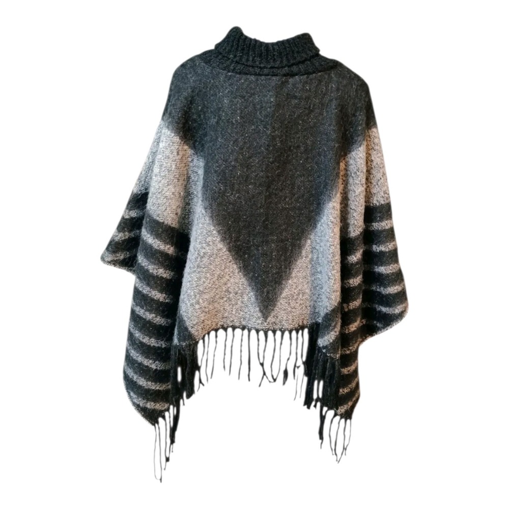 TAHARI Women's One Size Black Gray Soft Fuzzy‎ Knit Turtle Neck Sweater Poncho